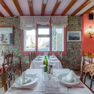 https://hostal-el-roser.catalonia-hotels.com